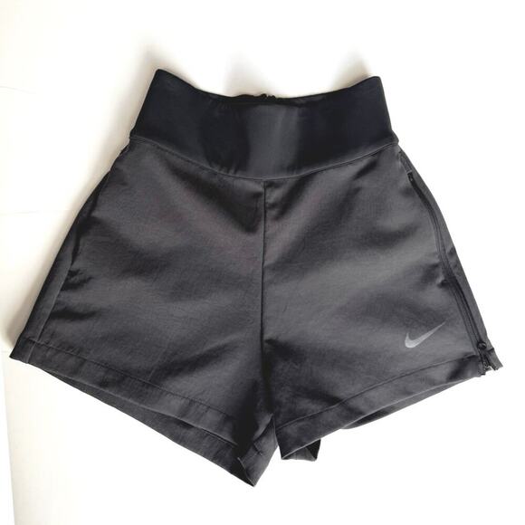 Nike Women's Small Team Tech Pack Woven Lightweight Comfort Short Black - Picture 1 of 7